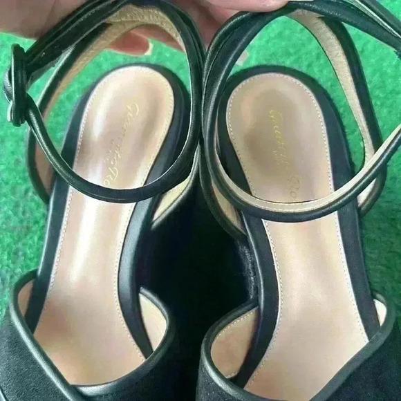 Gianvito Rossi - Picture 5 of 8